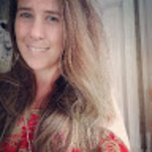 Meet your Posher, Ione